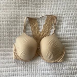 Victoria’s Secret 32DD lace bra